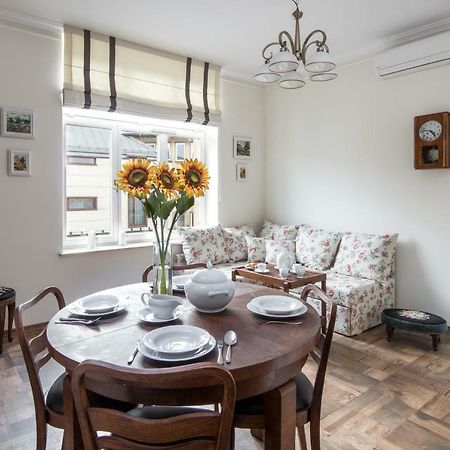 Cheerful Air Conditioned Apartment With Mezzanine And Parking - Old Town Krasków Eksteriør bilde