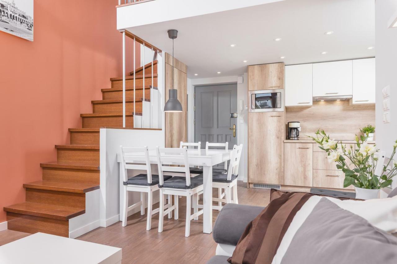 Cheerful Air Conditioned Apartment With Mezzanine And Parking - Old Town Krasków Eksteriør bilde