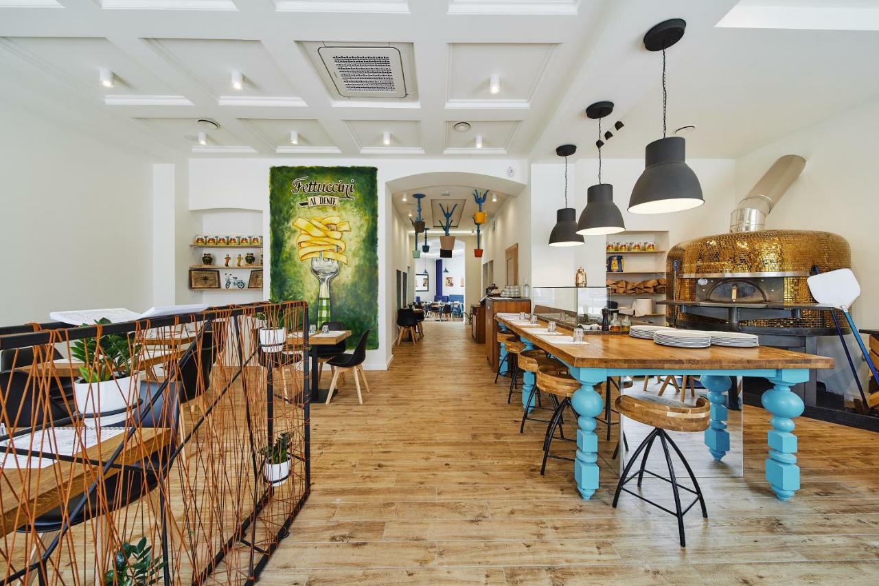 Cheerful Air Conditioned Apartment With Mezzanine And Parking - Old Town Krasków Eksteriør bilde