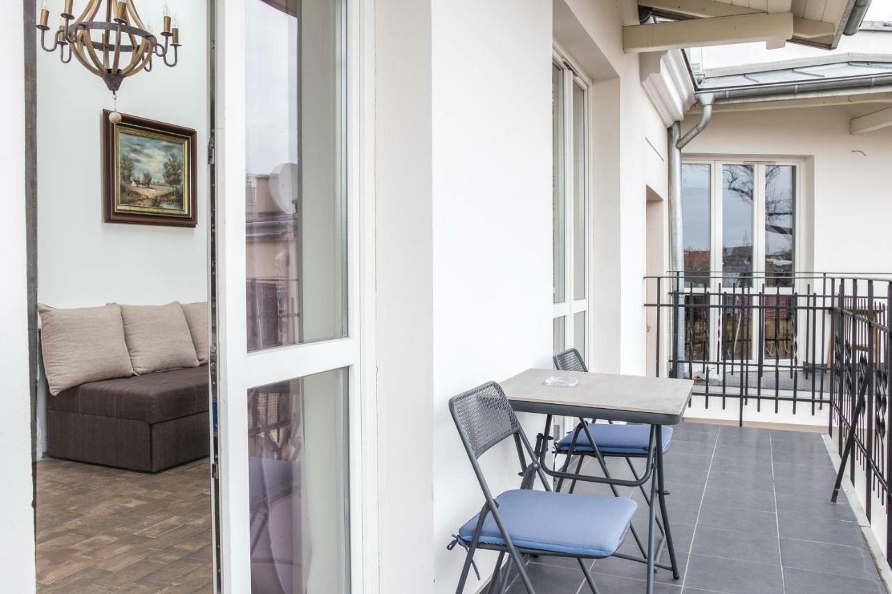 Cheerful Air Conditioned Apartment With Mezzanine And Parking - Old Town Krasków Eksteriør bilde