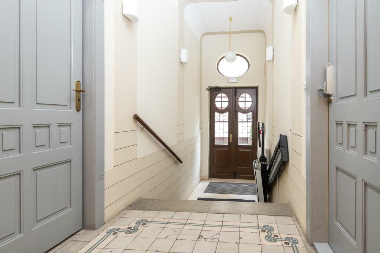 Cheerful Air Conditioned Apartment With Mezzanine And Parking - Old Town Krasków Eksteriør bilde