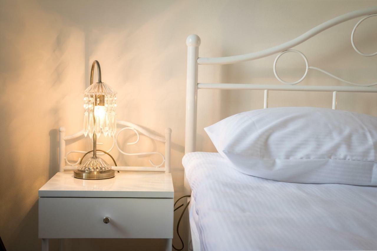 Cheerful Air Conditioned Apartment With Mezzanine And Parking - Old Town Krasków Eksteriør bilde