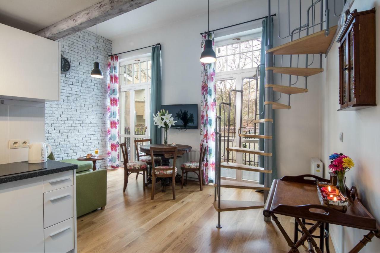 Cheerful Air Conditioned Apartment With Mezzanine And Parking - Old Town Krasków Eksteriør bilde