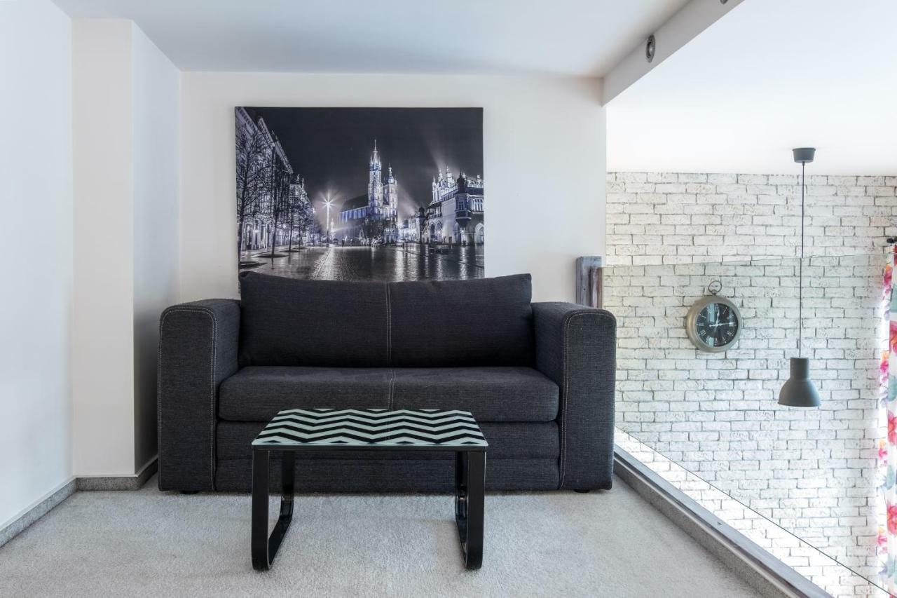Cheerful Air Conditioned Apartment With Mezzanine And Parking - Old Town Krasków Eksteriør bilde
