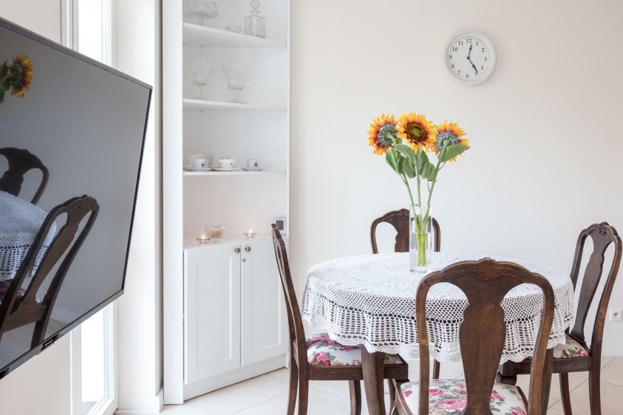 Cheerful Air Conditioned Apartment With Mezzanine And Parking - Old Town Krasków Eksteriør bilde