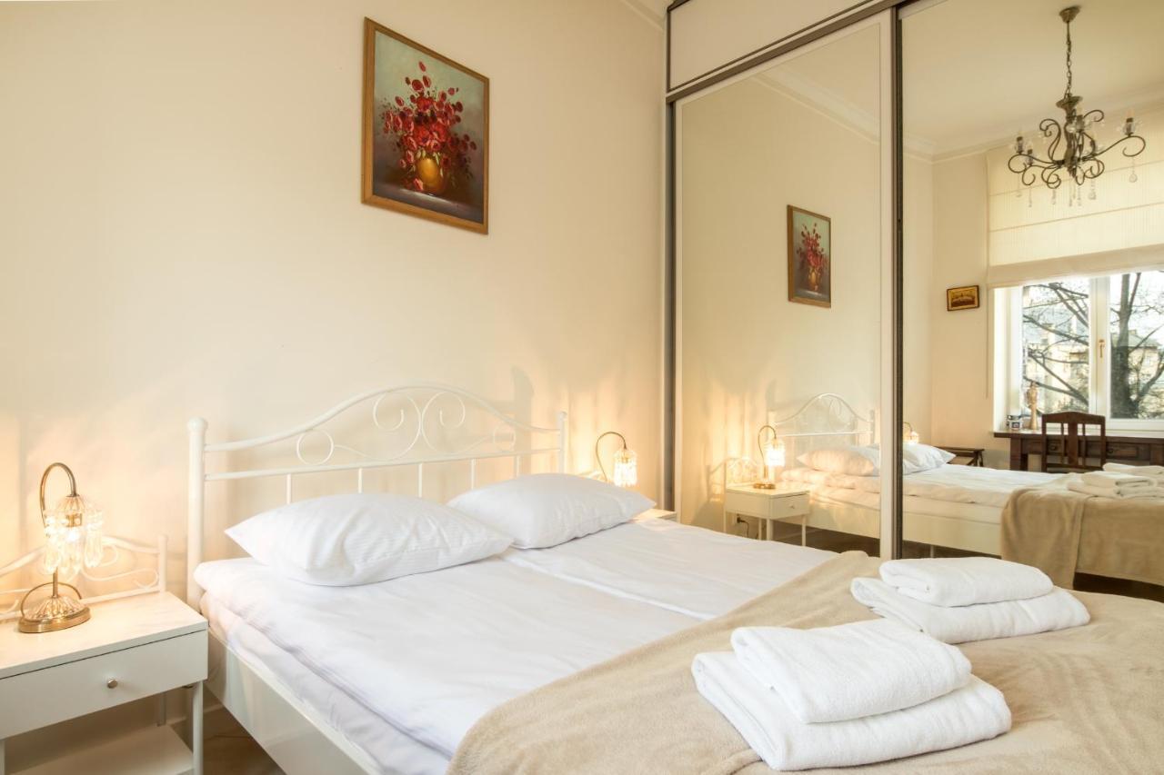 Cheerful Air Conditioned Apartment With Mezzanine And Parking - Old Town Krasków Eksteriør bilde