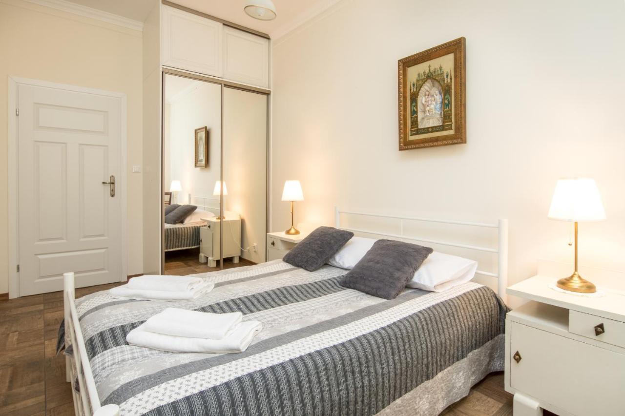 Cheerful Air Conditioned Apartment With Mezzanine And Parking - Old Town Krasków Eksteriør bilde
