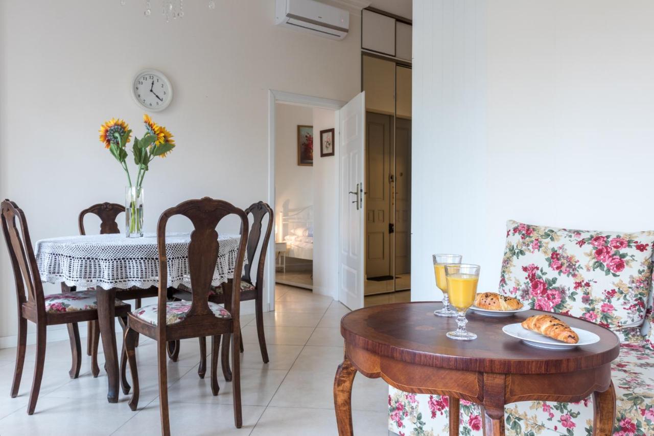Cheerful Air Conditioned Apartment With Mezzanine And Parking - Old Town Krasków Eksteriør bilde