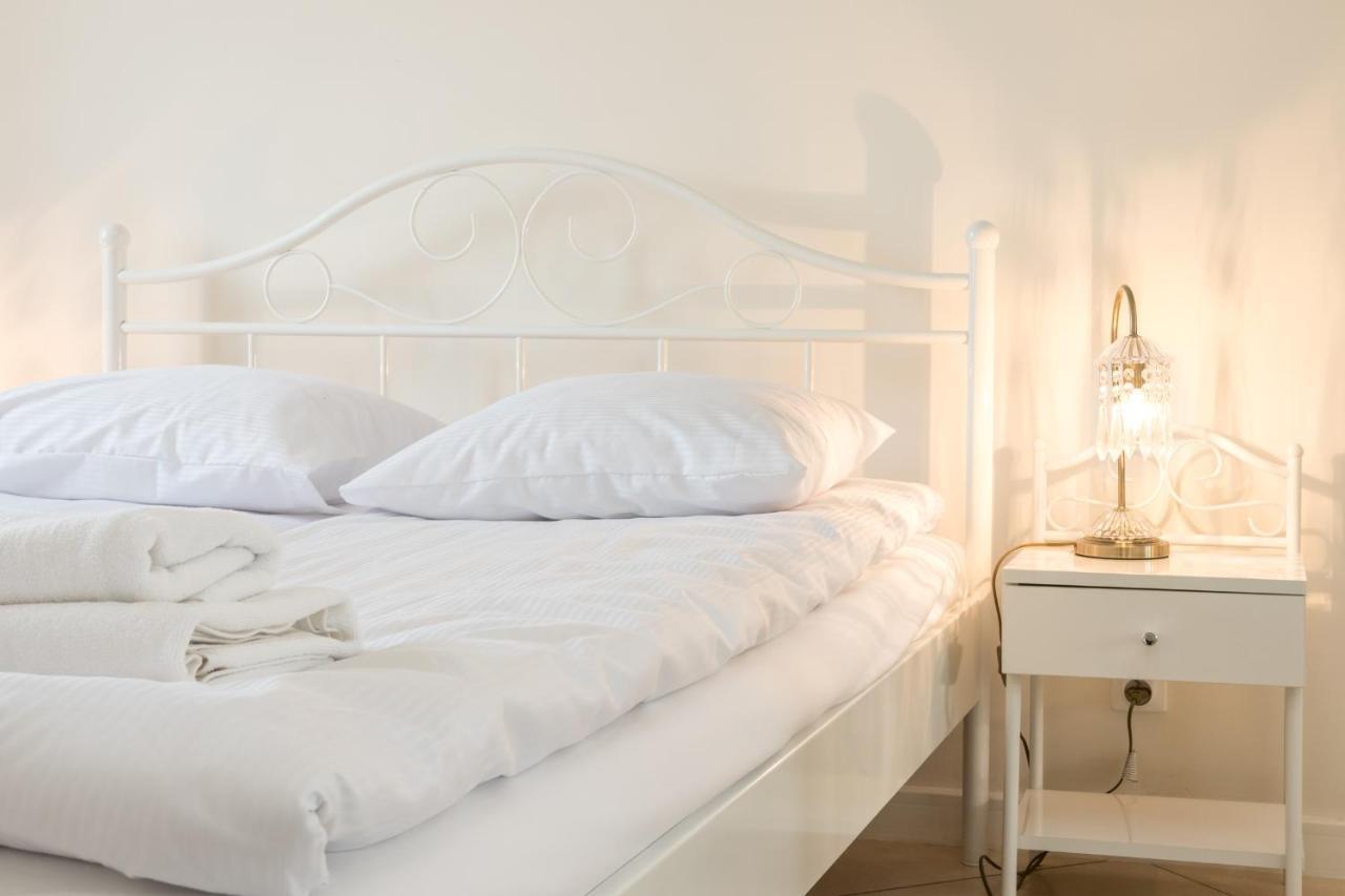Cheerful Air Conditioned Apartment With Mezzanine And Parking - Old Town Krasków Eksteriør bilde